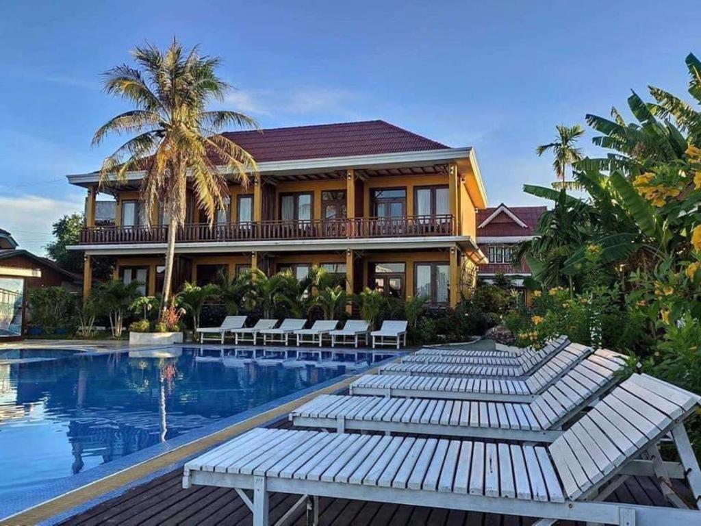 Golden Hotel Dondet Muang Khong Exterior photo