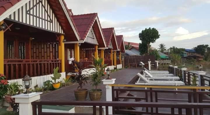 Golden Hotel Dondet Muang Khong Exterior photo
